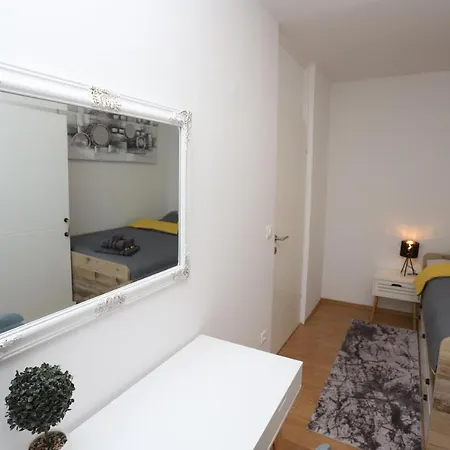 Perla Deluxe Apartment *